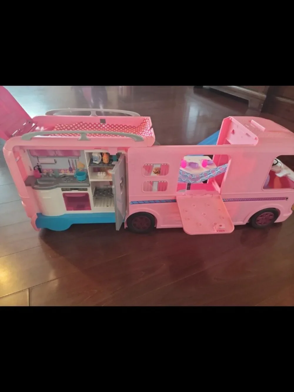 Barbie DreamCamper RV Playset – Lots of Accessories – Great Condition